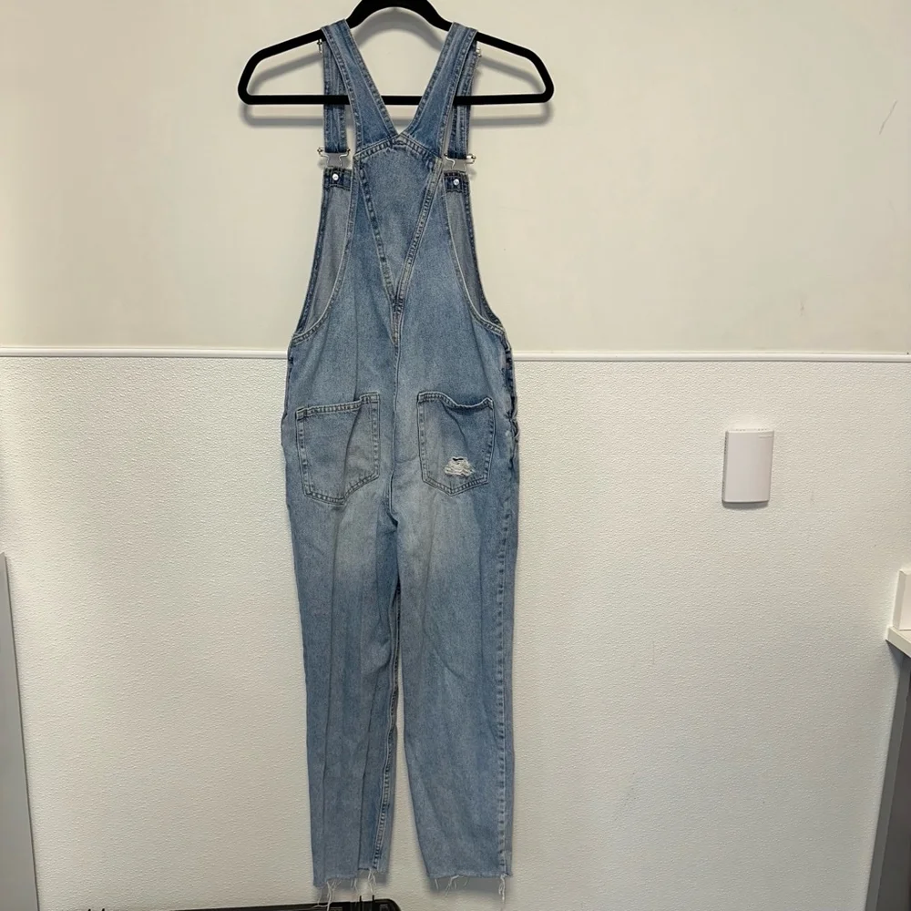 Women's Divided H&M Denim distressed Light Wash Overalls Size 4 Blue - Picture 2 of 11